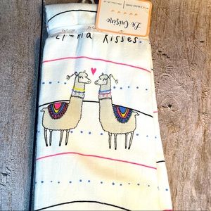 NWT Llama Kisses Valentine’s Kitchen Dish Towels